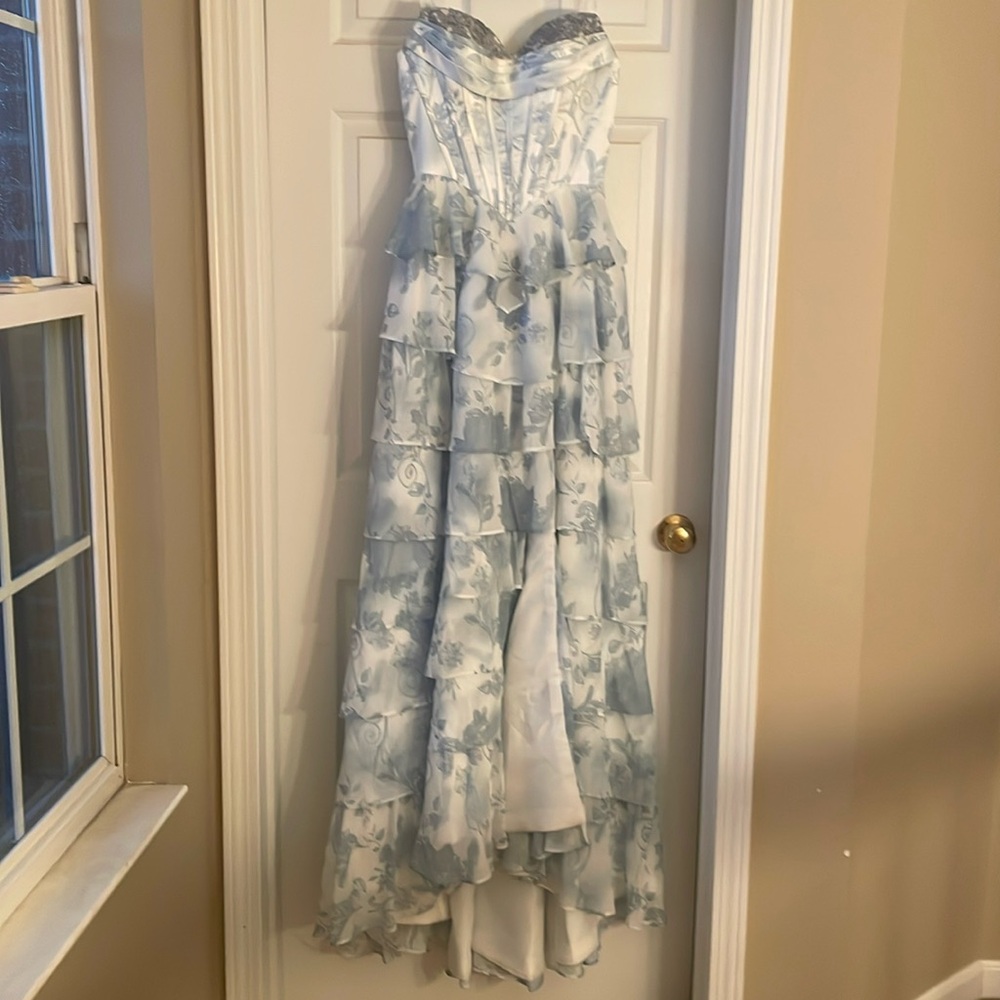 Size 4 White and dusty blue ruffle maxi dress - Picture 2 of 10